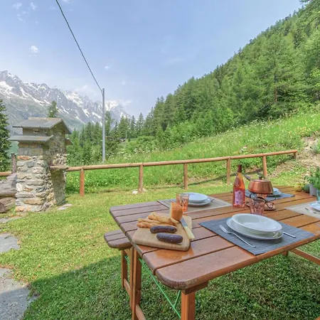 Girasole Val Veny Cir Vda 0151 펜션